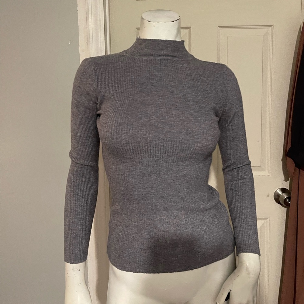 Sweet Like Gris long sleeve sweater with semi turtle neck - Medium